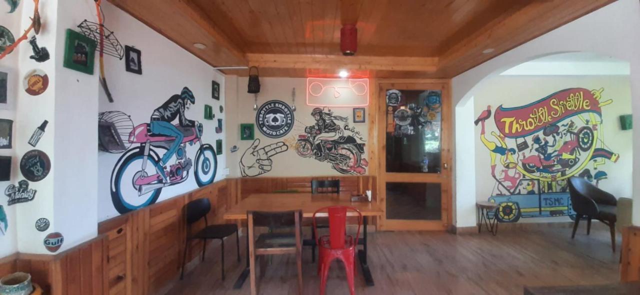 Throttle Shrottle Moto Hostel Manāli Екстериор снимка