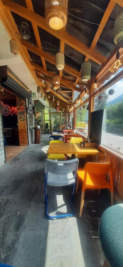 Throttle Shrottle Moto Hostel Manāli Екстериор снимка