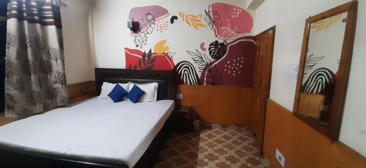 Throttle Shrottle Moto Hostel Manāli Екстериор снимка