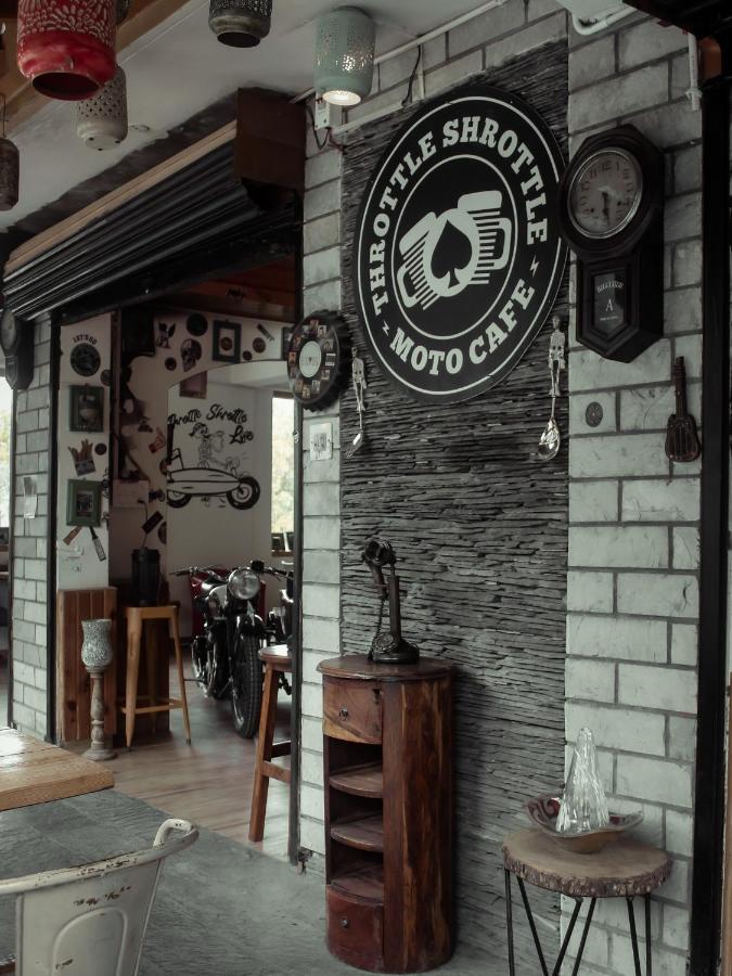 Throttle Shrottle Moto Hostel Manāli Екстериор снимка