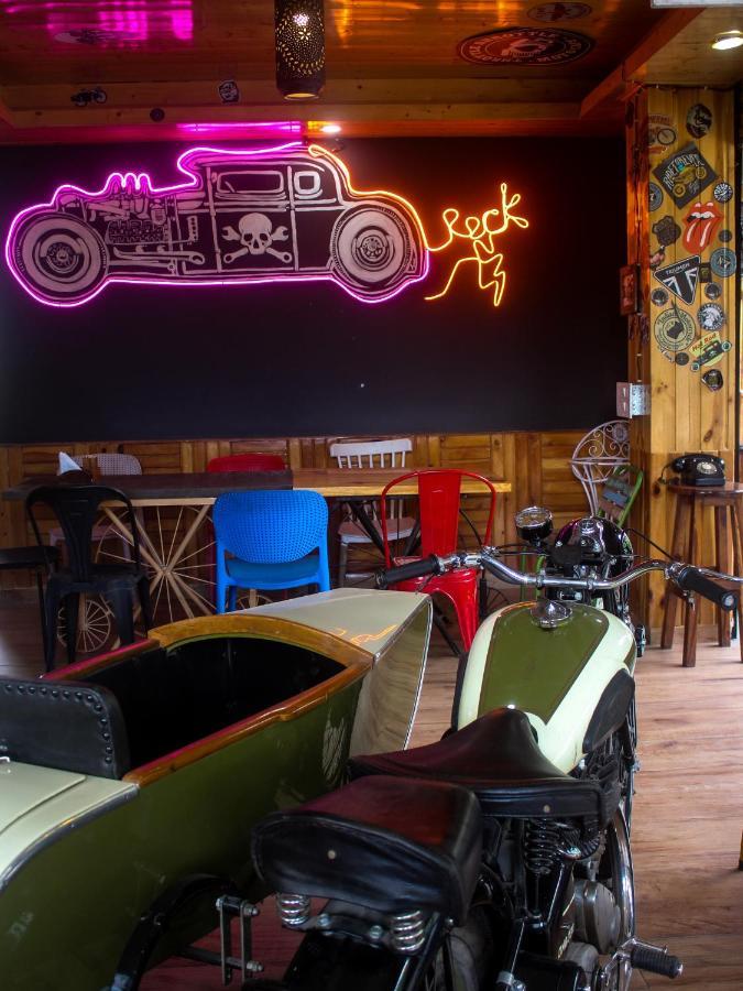 Throttle Shrottle Moto Hostel Manāli Екстериор снимка