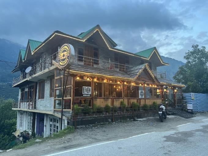 Throttle Shrottle Moto Hostel Manāli Екстериор снимка